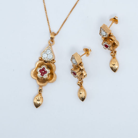 Gold Floral Pendant & Earring Set