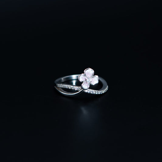 Silver Pearl Clover Ring