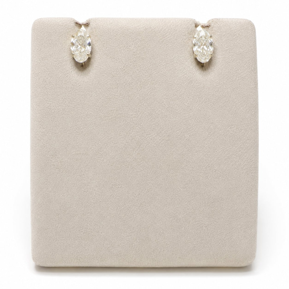 Oval Diamond Stud Earrings in 14K Gold